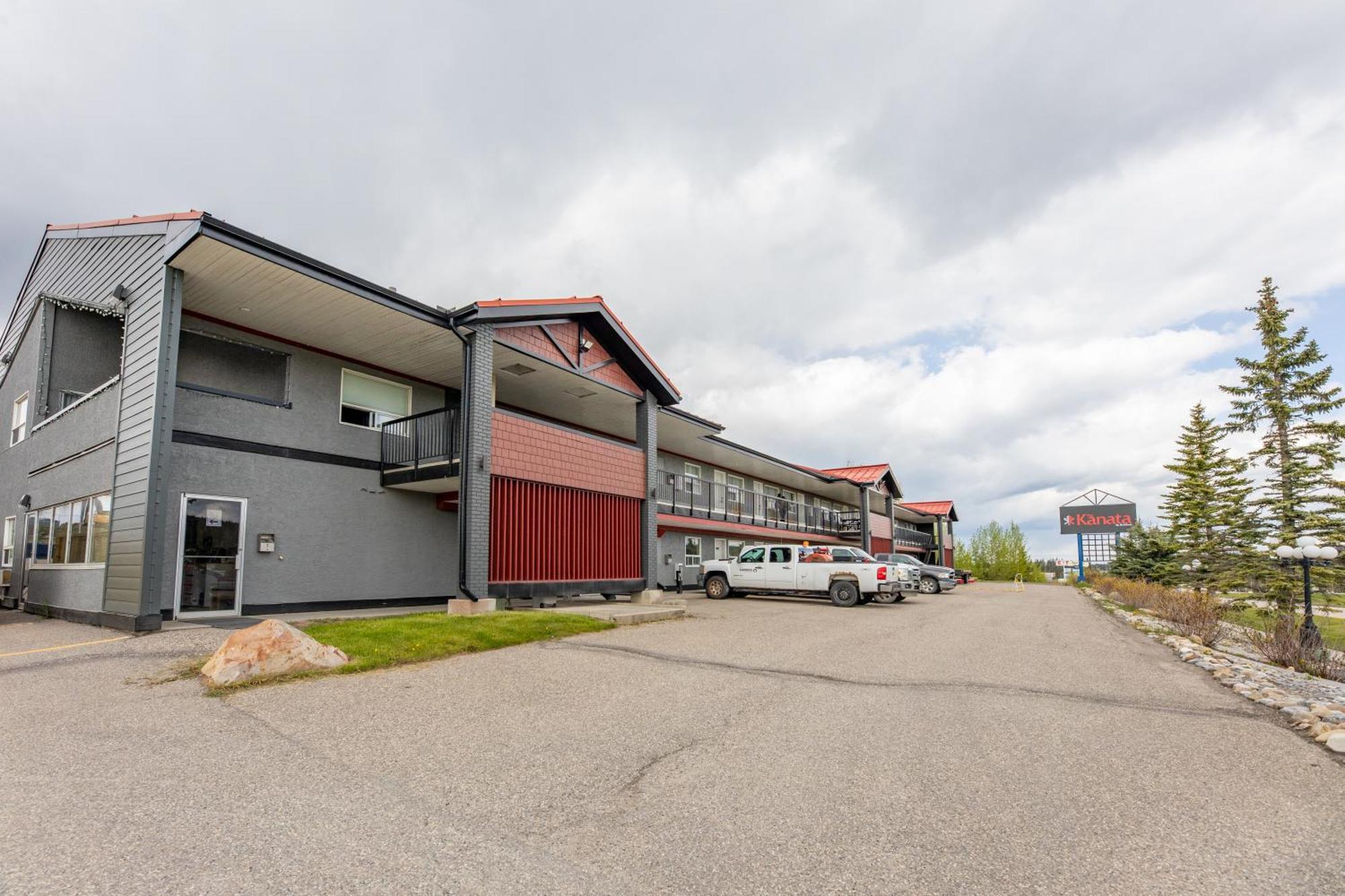 The Kanata By Bcminns - Hinton Eksteriør billede